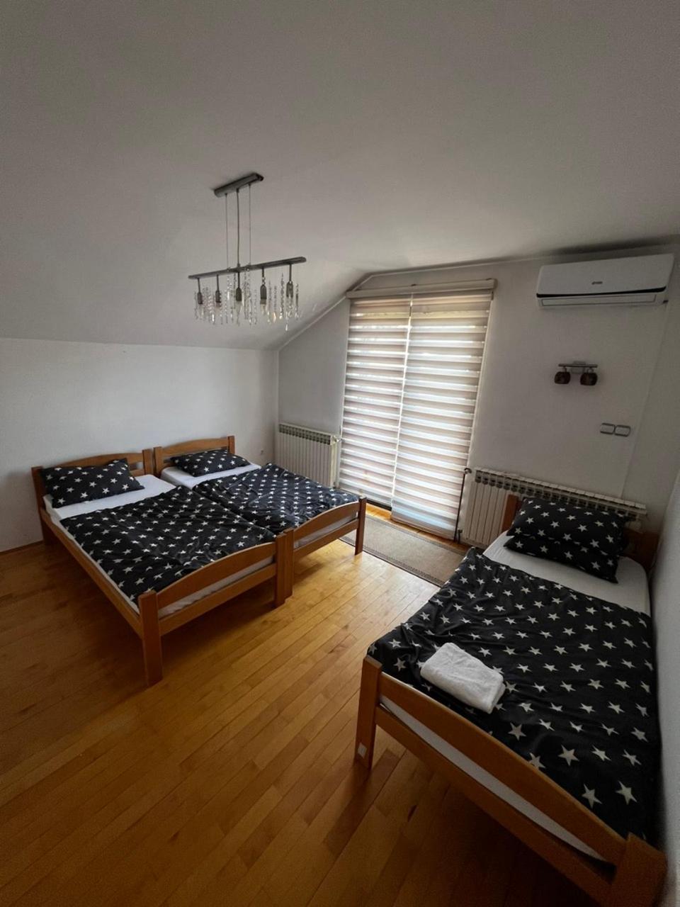 Hostel ทูซลา ภายนอก รูปภาพ