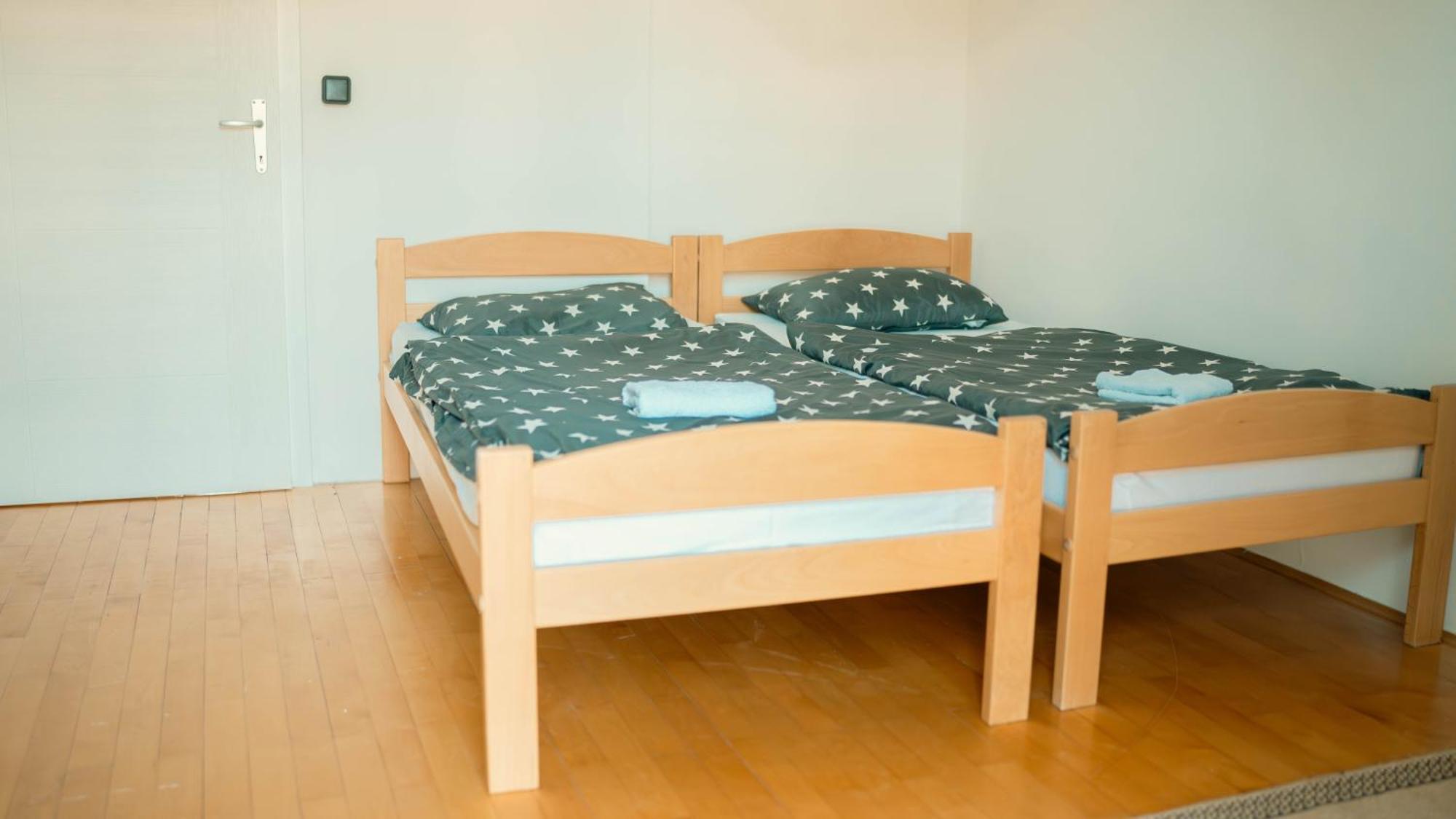 Hostel ทูซลา ภายนอก รูปภาพ