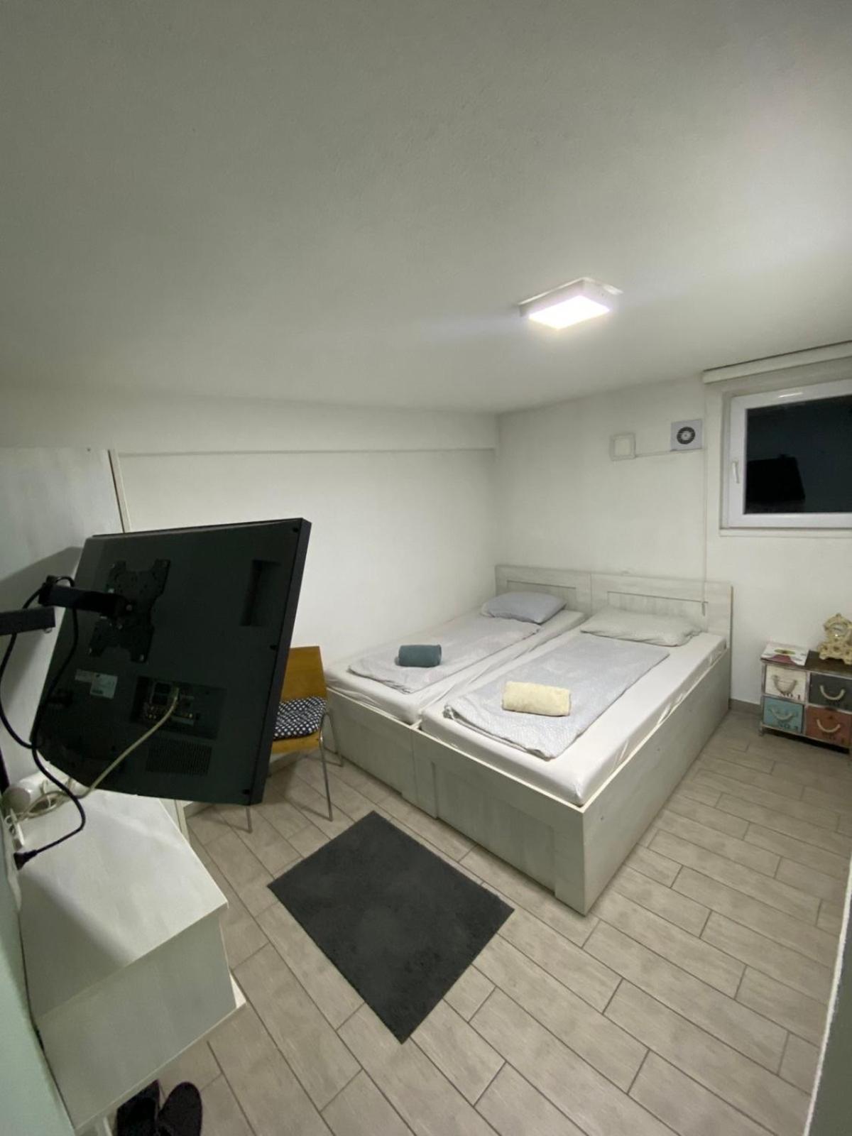 Hostel ทูซลา ภายนอก รูปภาพ
